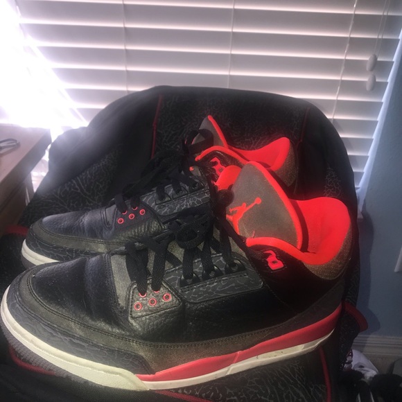 Air Jordan 8 Bugs Bunny and Air Jordan 3 Crimson - Picture 6 of 8